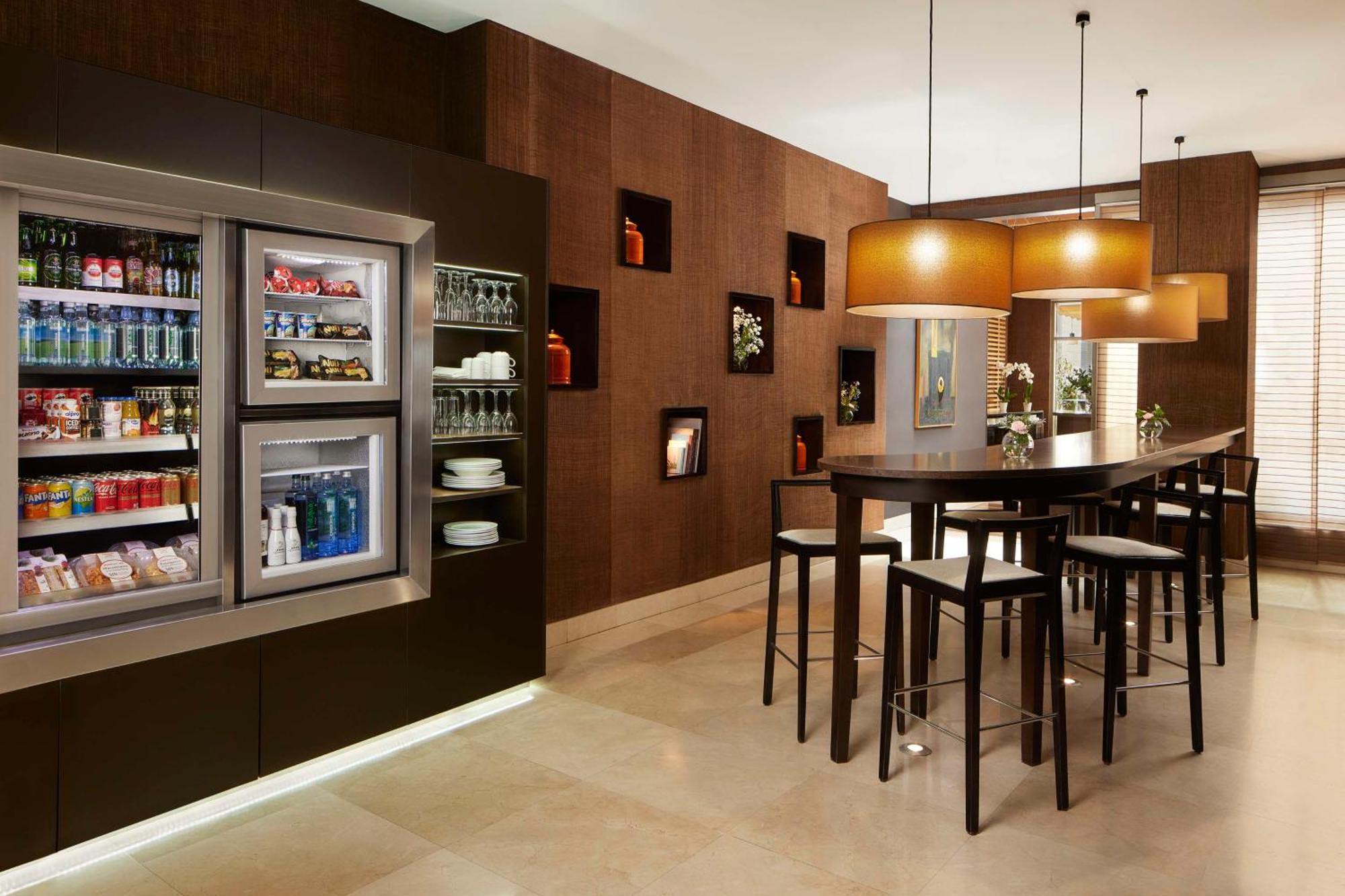 Nh Alcorcon Hotell Eksteriør bilde
