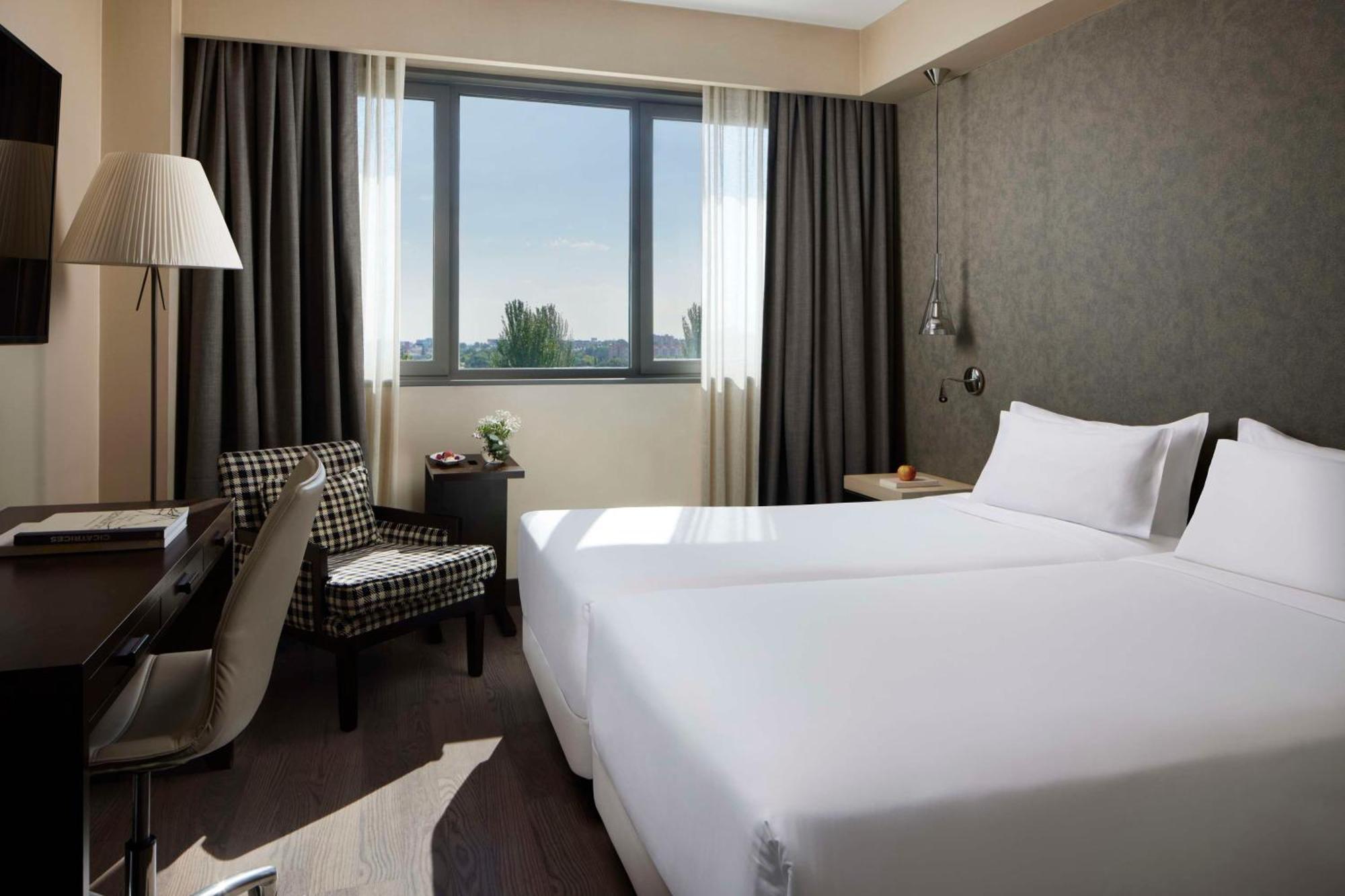 Nh Alcorcon Hotell Eksteriør bilde