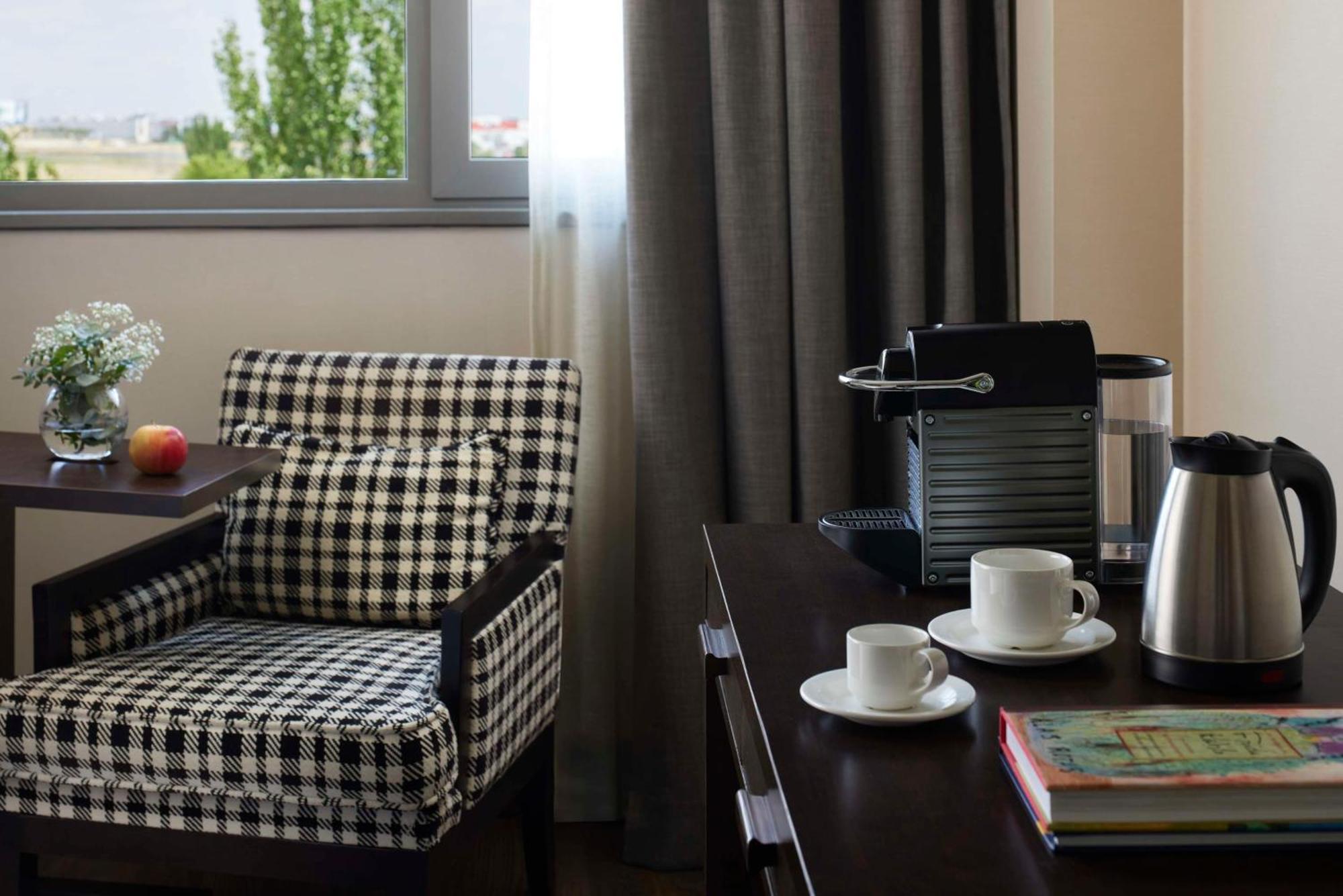 Nh Alcorcon Hotell Eksteriør bilde