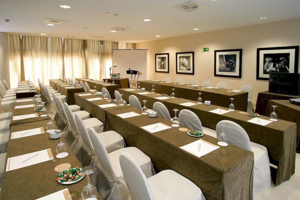 Nh Alcorcon Hotell Eksteriør bilde