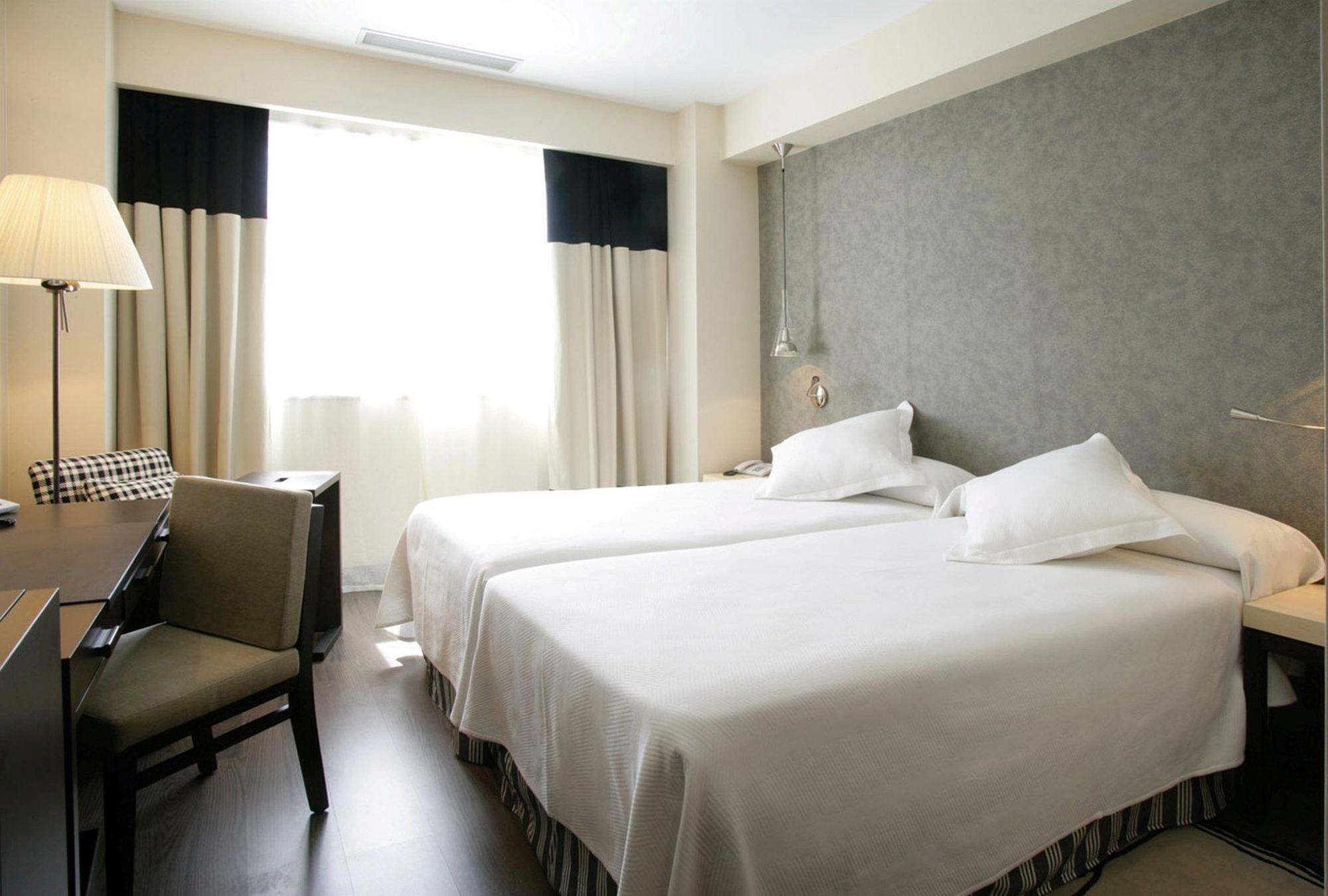 Nh Alcorcon Hotell Eksteriør bilde