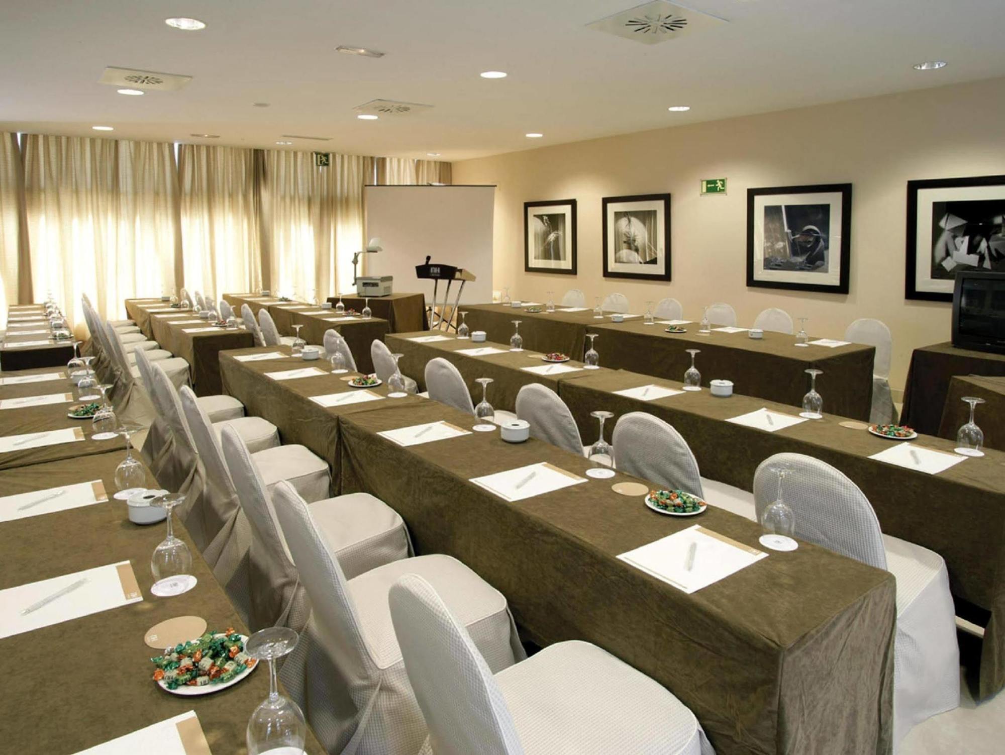 Nh Alcorcon Hotell Eksteriør bilde